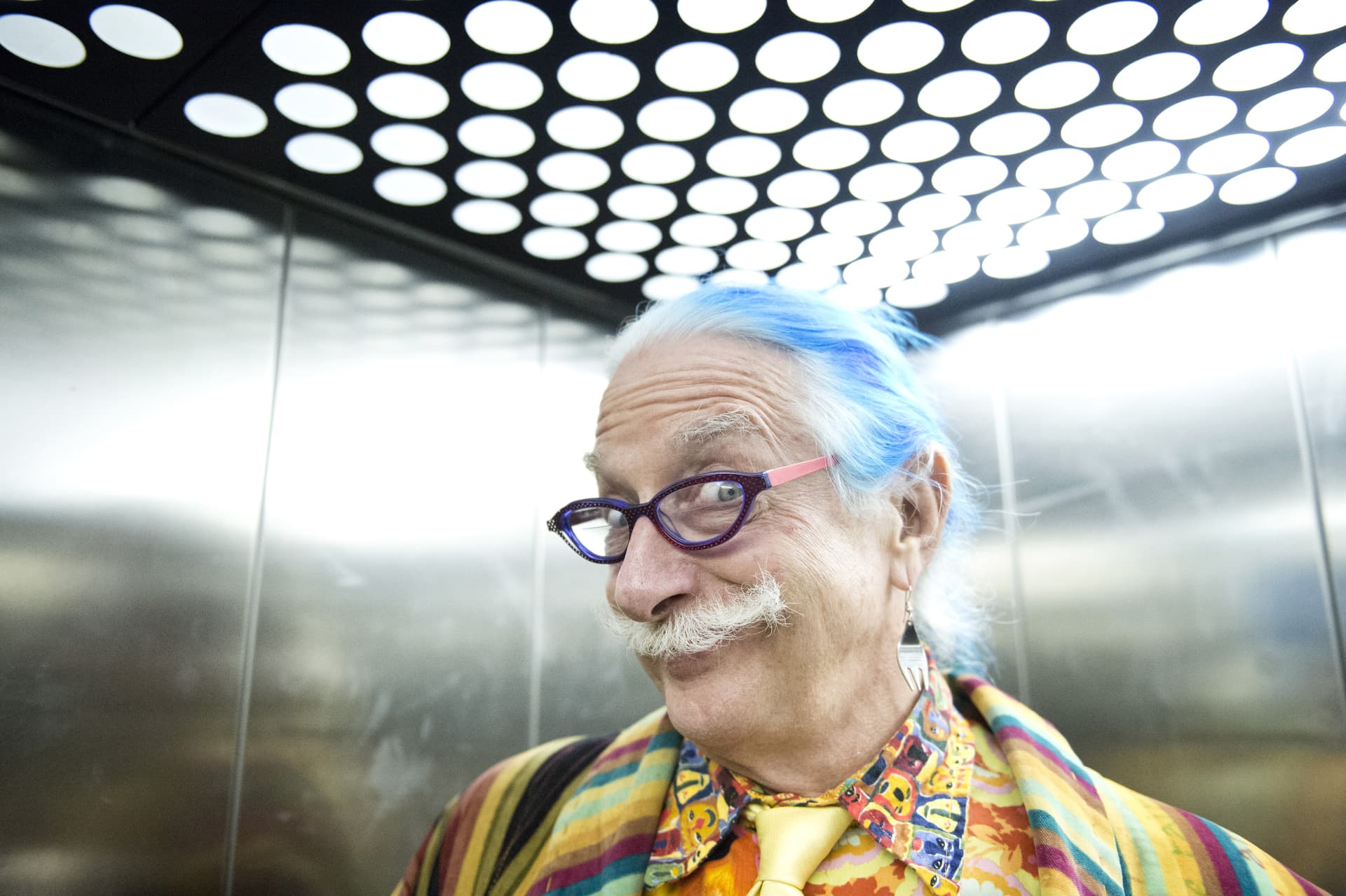 Immagine principale di: Patch Adams e l'immenso potere dell'abbraccio: due esperimenti da