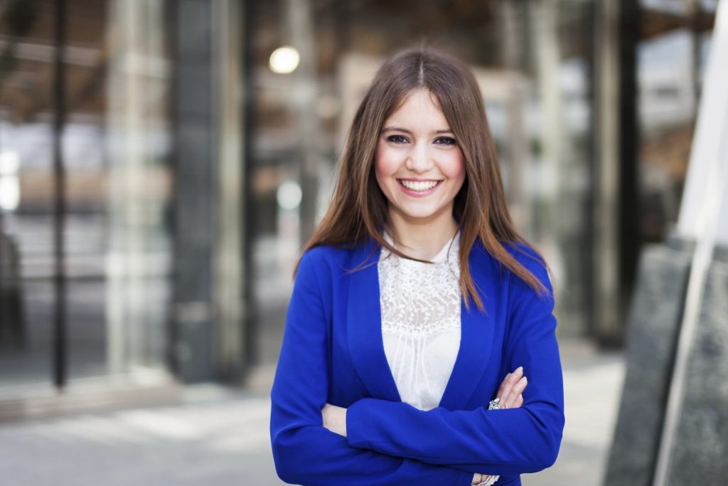Volete sembrare seri e competenti? Semplice: sorridete