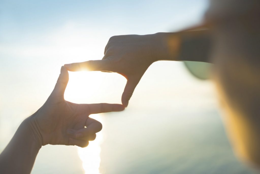 Avanti, con energia, carattere e un po' di sfrontatezza. È così che si cambiano le cose