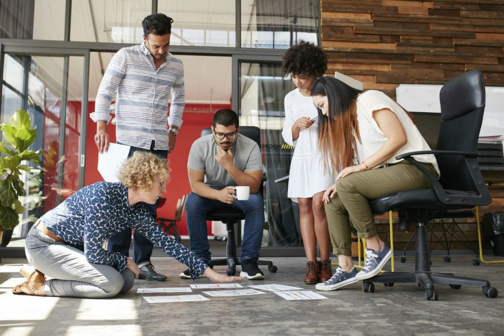 Vuoi legare i giovani al tuo brand? Parla di lavoro invece che di musica
