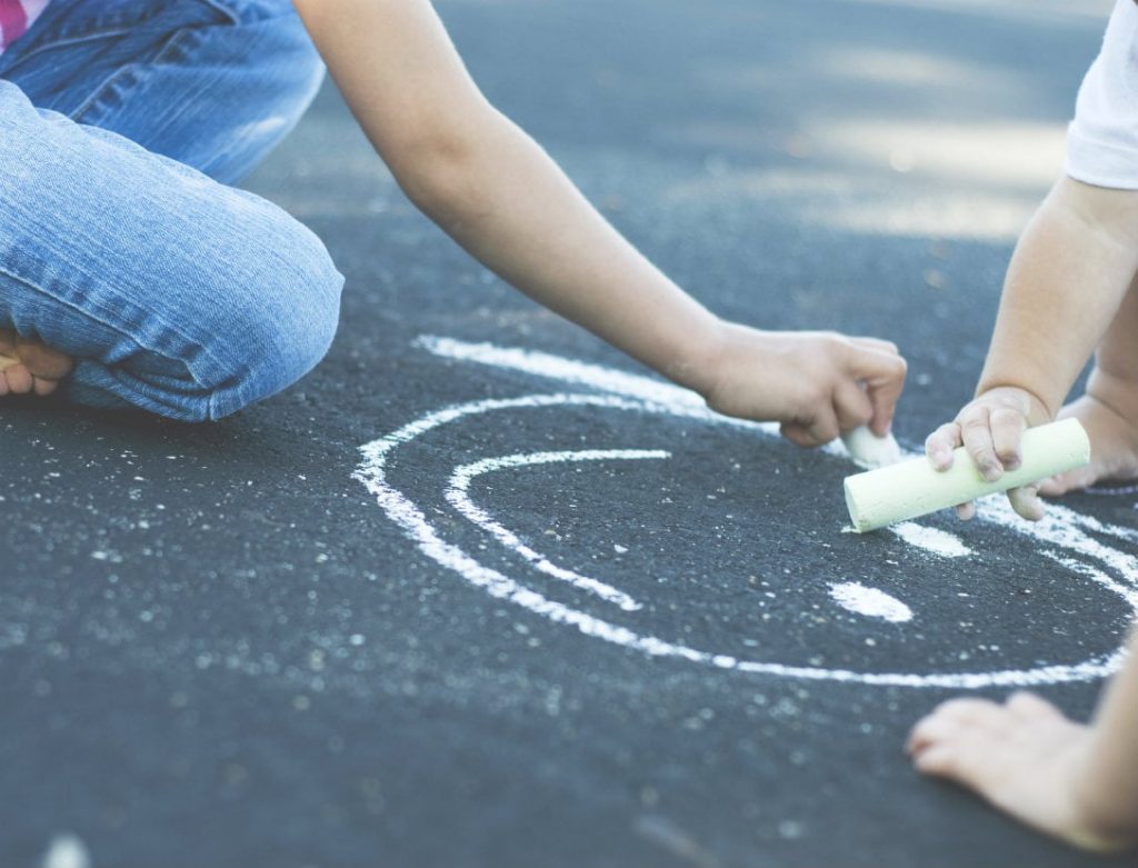 Immaginare è creare mondi. Torniamo alla magia creativa dell'infanzia