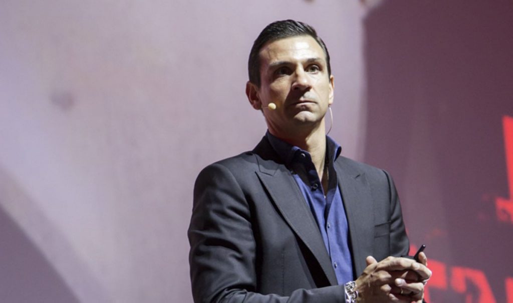 Oscar di Montigny a Bogotà per #Heroes: "Economia 0.0 è gratitudine"