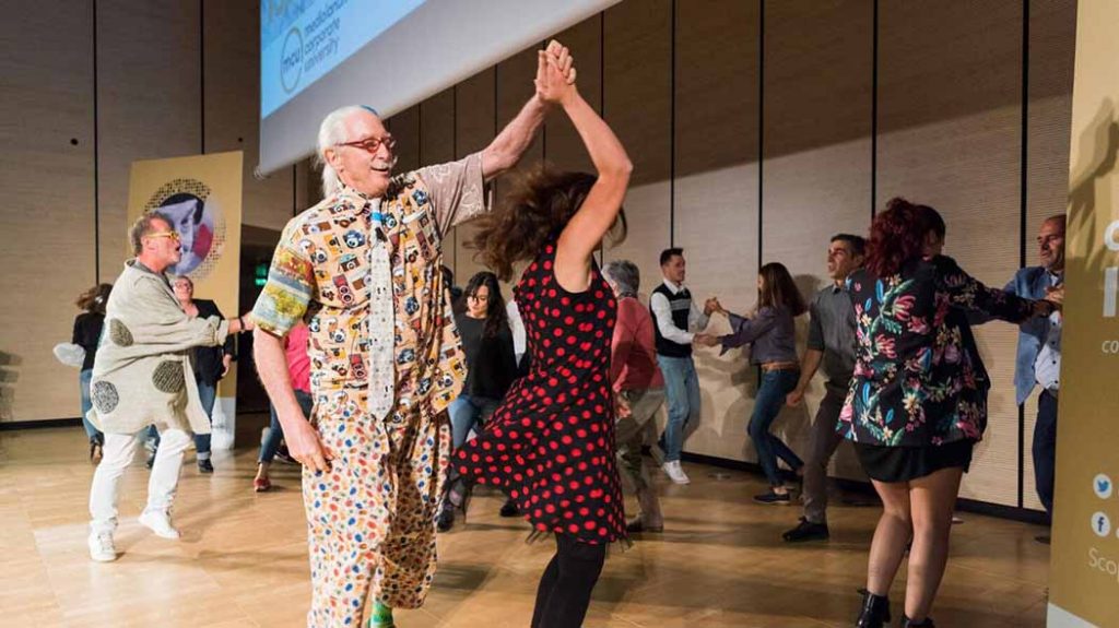 Patch Adams per Centodieci è Ispirazione mette in scena la rivoluzione dell'amore