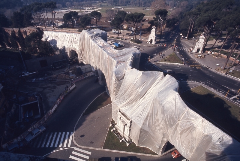 Immagine principale di: Centodieci è Arte presenta Christo - Oltre la superficie, in mostra a Parm