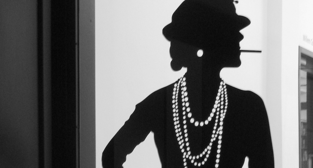 Immagine principale di: Coco Chanel, l’artista e imprenditrice che ha cambiato la moda per sempre