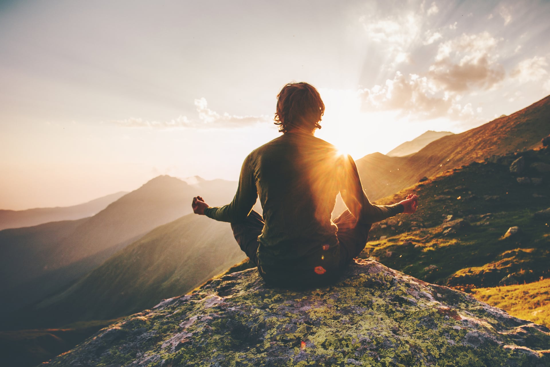 Immagine principale di: I 12 benefici scientifici della meditazione da provare ogni giorno