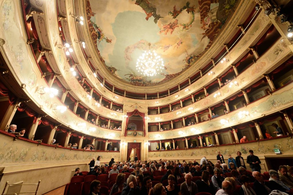 Giusy Versace a Correggio insegna l’arte della resilienza