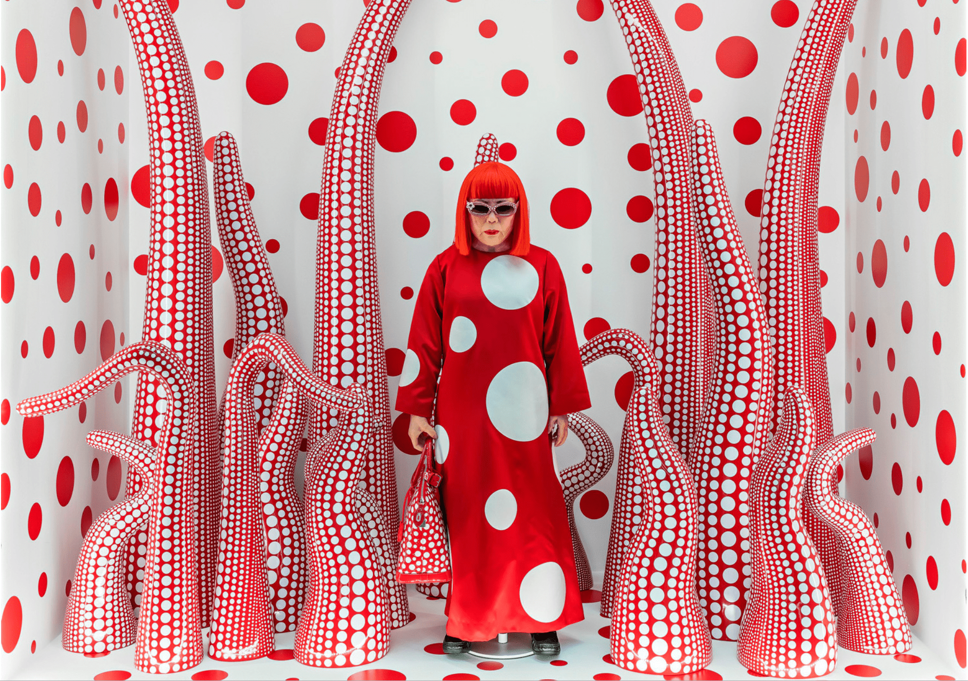 I famosi pois di Yayoi Kusama sono presenti in tutti i negozi