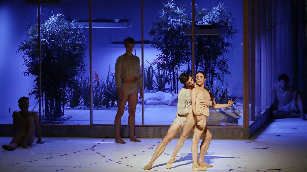 La danza distopica di Wayne McGregor tra crisi climatica e tecnologia