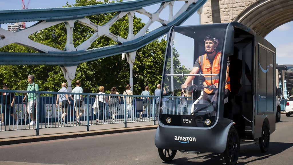Amazon, un miliardo di dollari per elettrificare le consegne europee