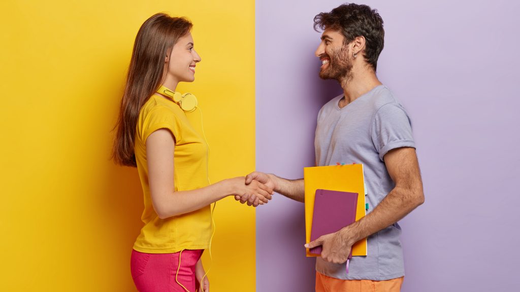 Perché sorridere a un estraneo è importante e dovresti farlo