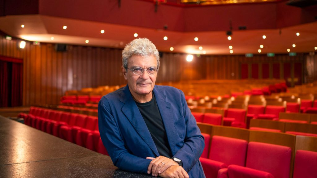 Mario Martone mette l’adolescenza sul palcoscenico