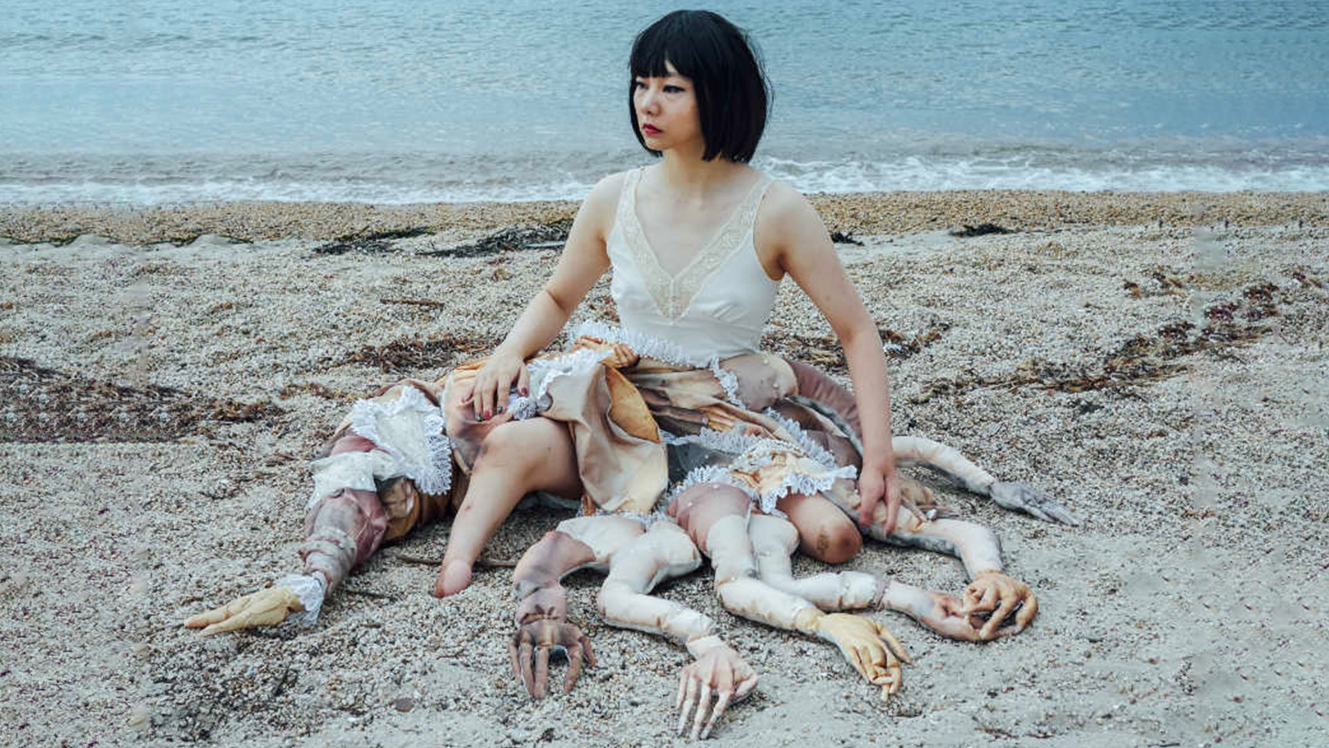 Immagine principale di: Mari Katayama e l’esplorazione della bellezza oltre i confini del corpo
